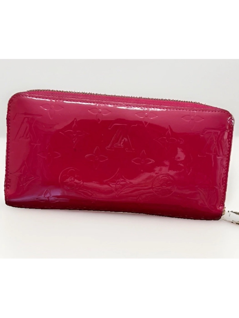 Louis Vuitton Women’s Red Monogram Vernis Zippy Wallet